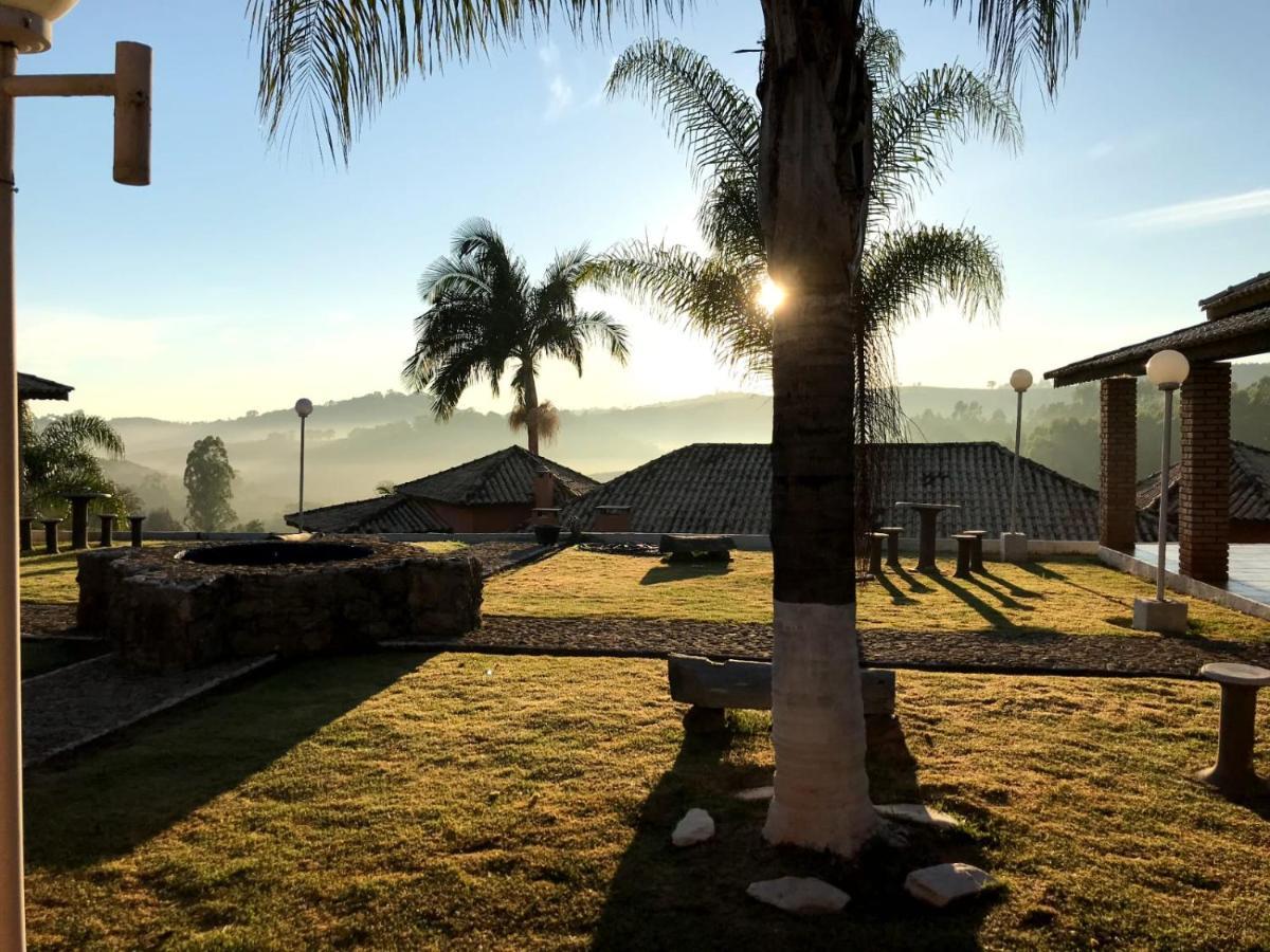 Pousada Vale Das Maritacas Monte Alegre do Sul Buitenkant foto